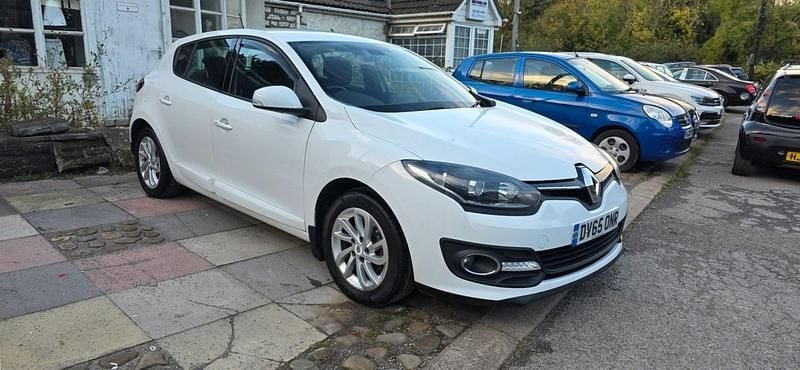 White Used 2015 Renault Mégane III Dynamique Hatchback | £3,250 (Super price) - Image 1/4