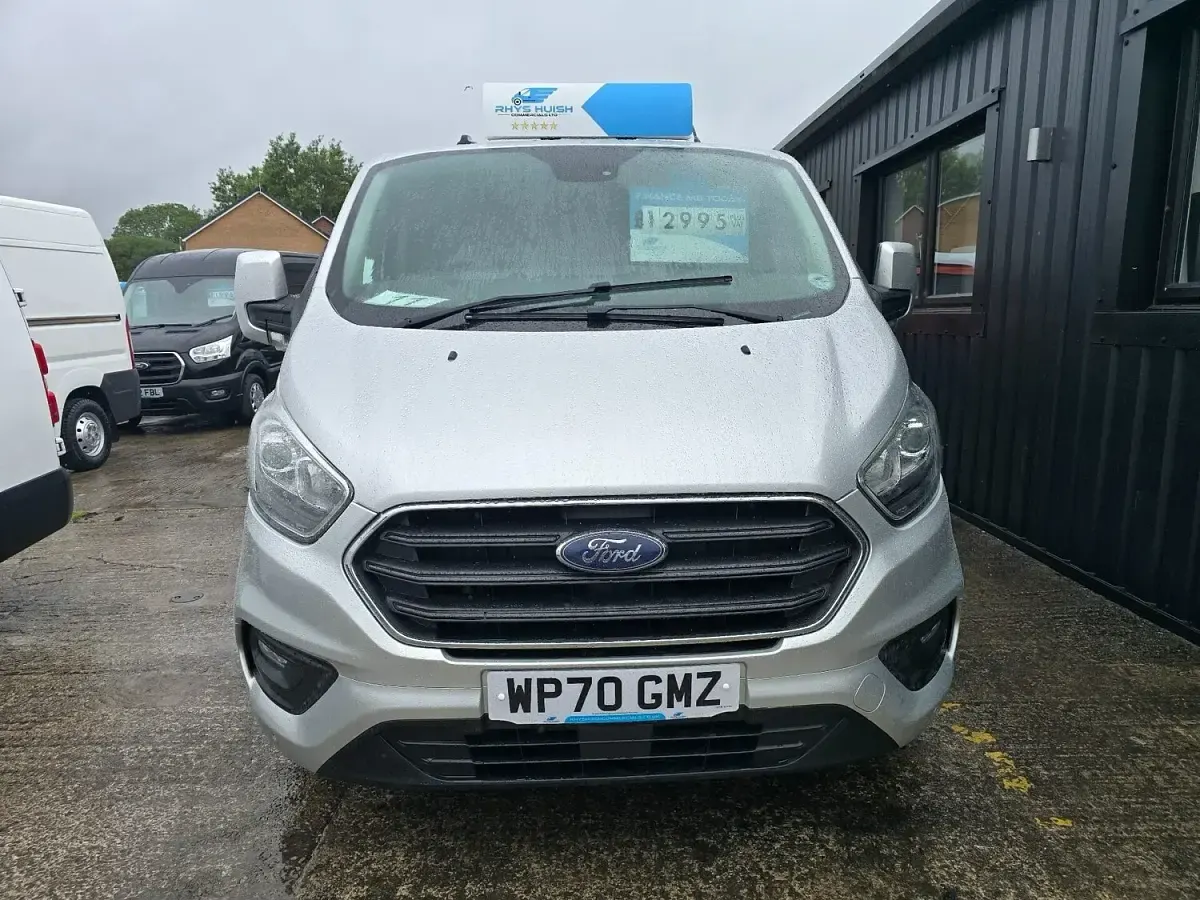 Used Ford Transit Custom Limited 130 HP (95 kW) 2020 Silver Van