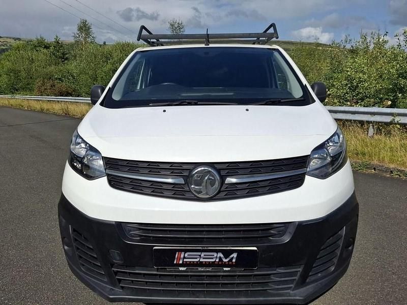 Used Vauxhall Vivaro Edition 120 HP (88 kW) 2021 White MPV