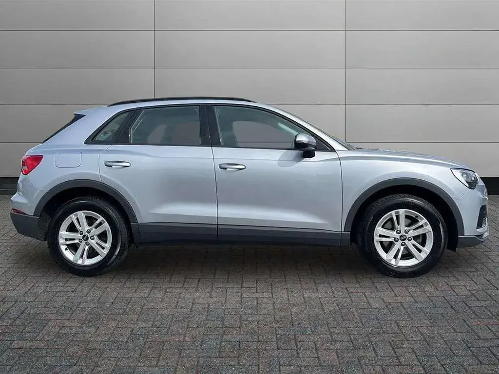 Used Audi Q3 Design 150 HP (110 kW) 2022 Silver SUV
