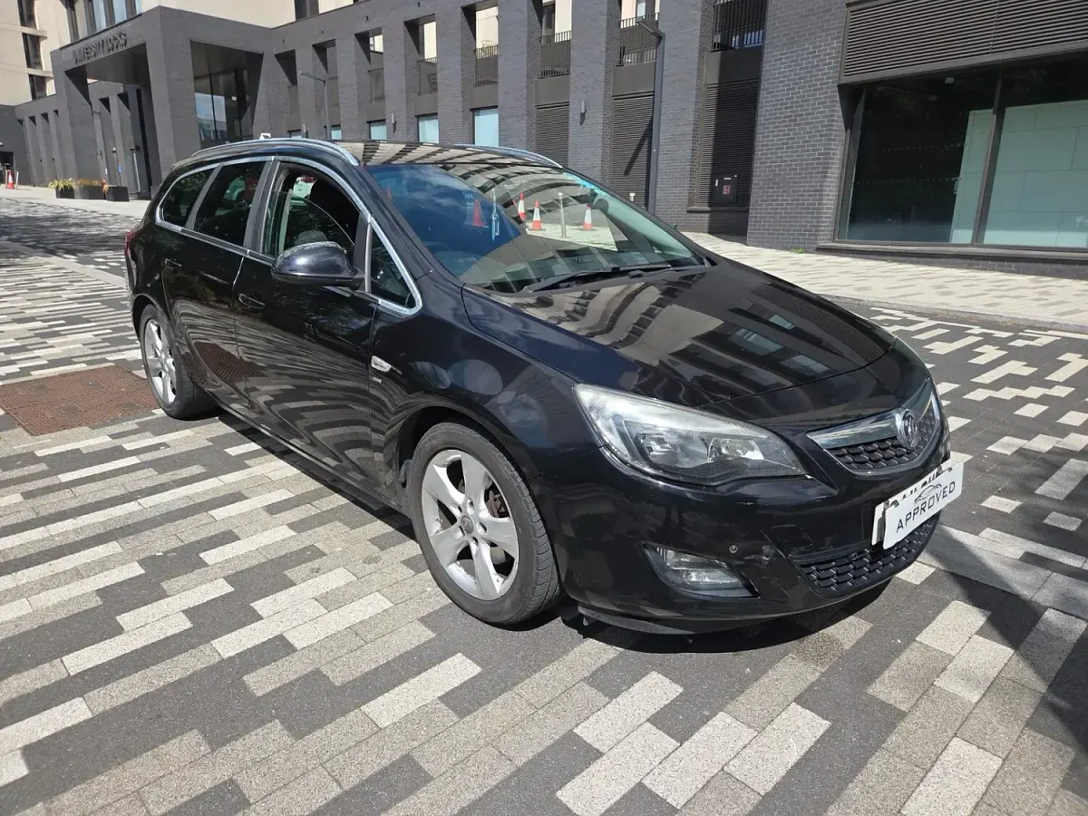 Used Vauxhall Astra SRi 125 HP (91 kW) 2011 Black Estate