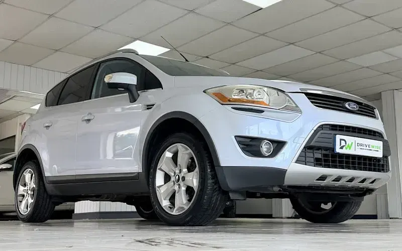Used Ford Kuga Titanium 179 HP (131 kW) 2009 White SUV