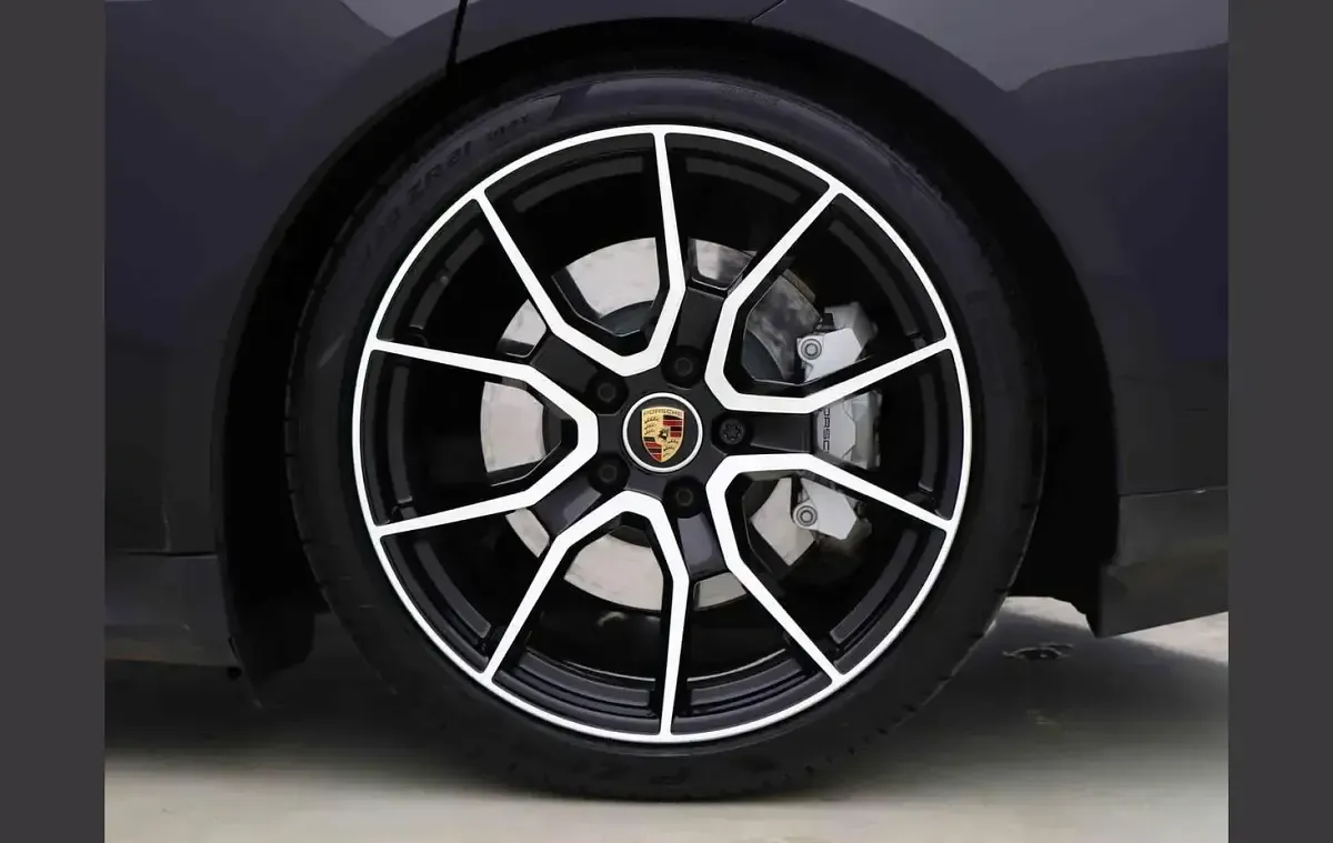 Used Porsche Taycan 500 kW (680 HP) 2024 Black Sedan