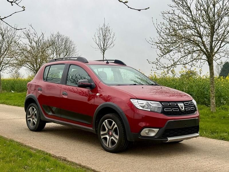 Used Dacia Sandero Stepway 90 HP (66 kW) 2019 Red Hatchback