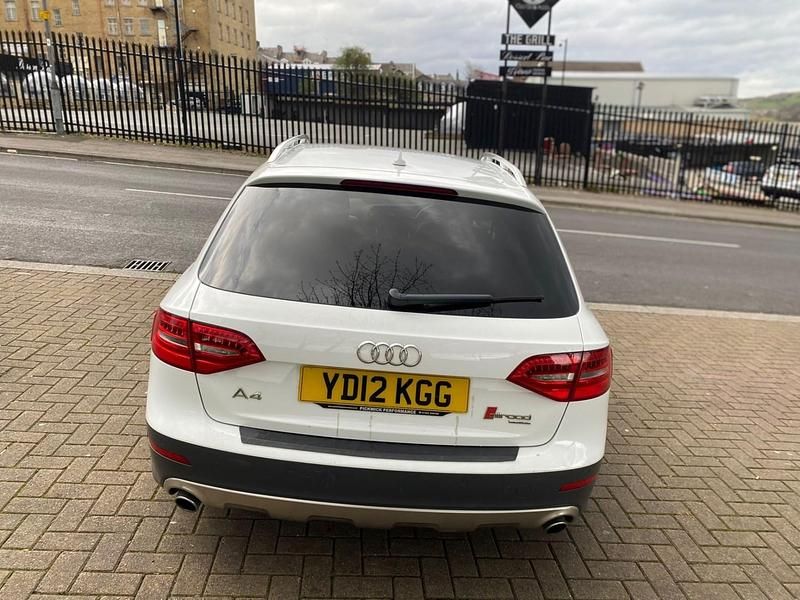 Begagnad Audi A4 Allroad 245 HK (180 kW) 2012 Vit Kombi