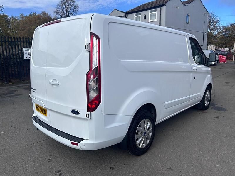 Used Ford Transit Custom Limited 130 HP (95 kW) 2022 White Van