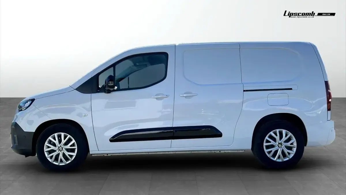 Used Fiat e-Doblò 98 kW (134 HP) 2026 White MPV