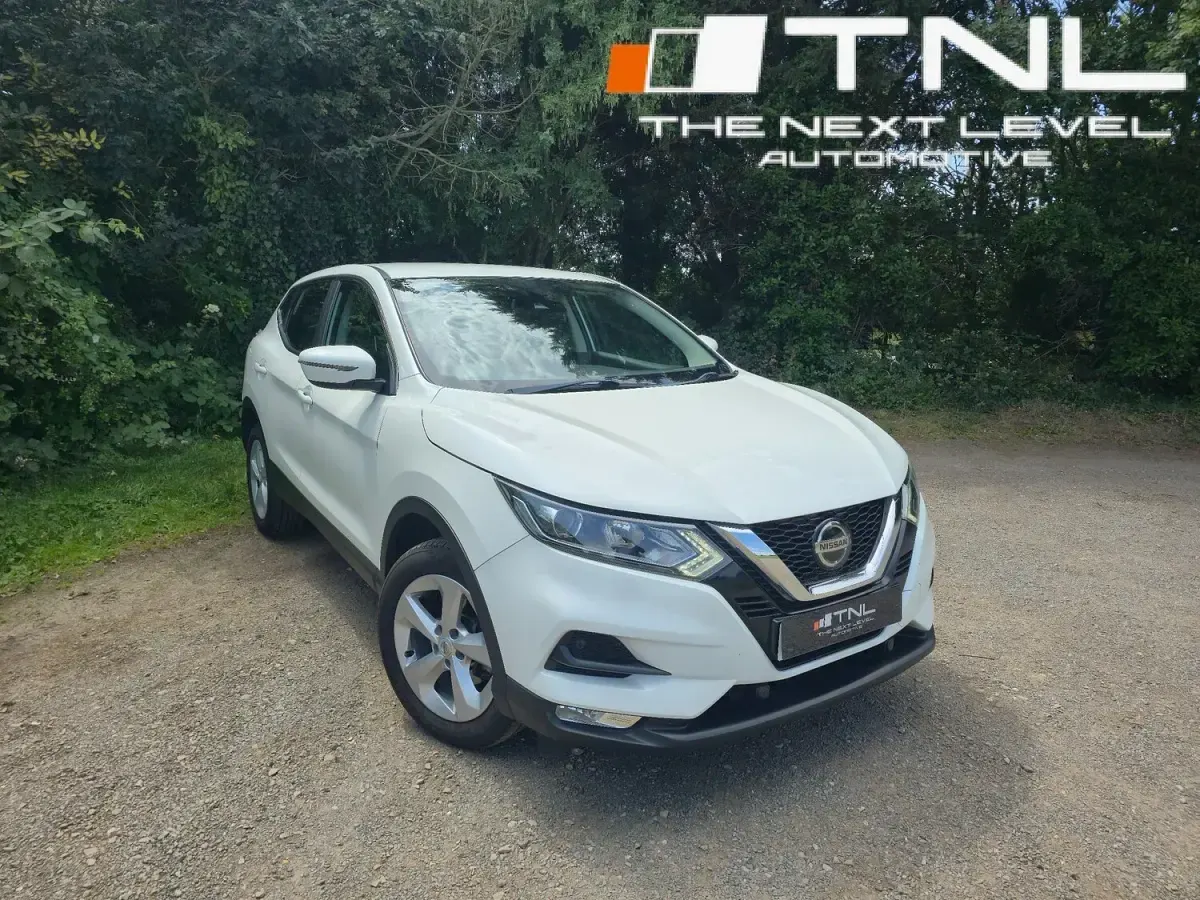 Used Nissan Qashqai Acenta Premium 2018 White SUV