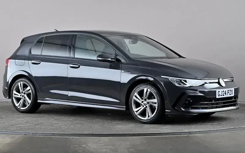 Used VW Golf VIII R-line 131 HP (96 kW) 2024 Hatchback