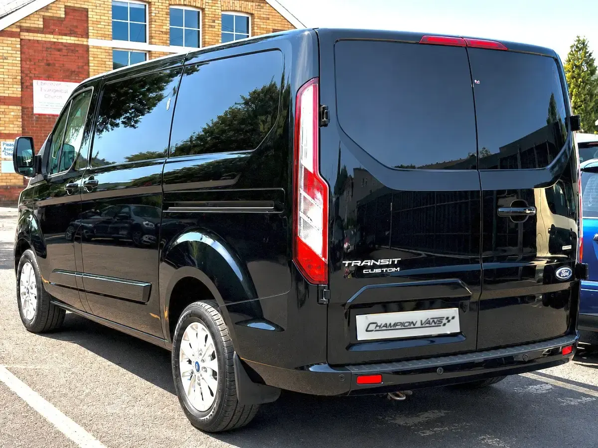 Used Ford Transit Custom Limited 130 HP (95 kW) 2018 Black