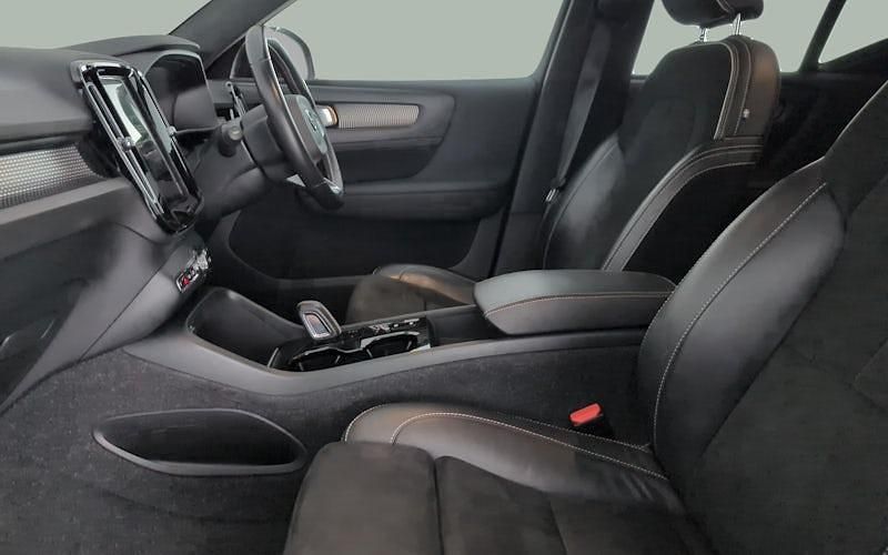Red Used 2021 Volvo XC40 R-Design SUV | £17,950 (Good price) - Image 1/2