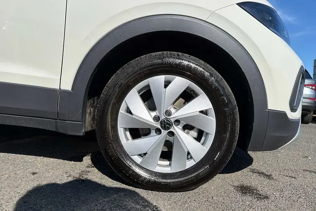 Usado VW T-Cross Life 115 HP (84 kW) 2025 Cinzento SUV