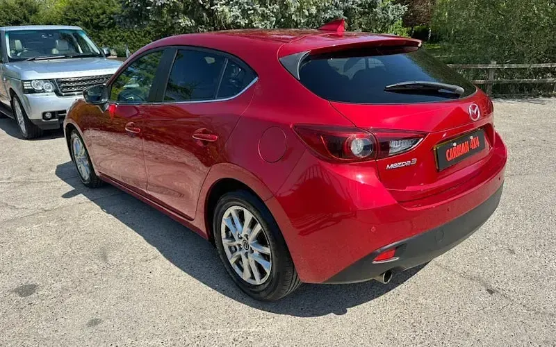 Used Mazda 3 120 HP (88 kW) 2016 Hatchback