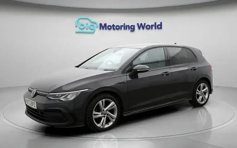 Usado VW Golf VIII R-line 131 HP (96 kW) 2024 Citadino