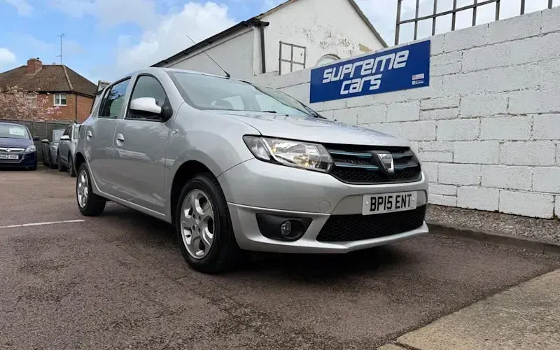 Used Dacia Sandero Lauréate 90 HP (66 kW) 2016 Hatchback