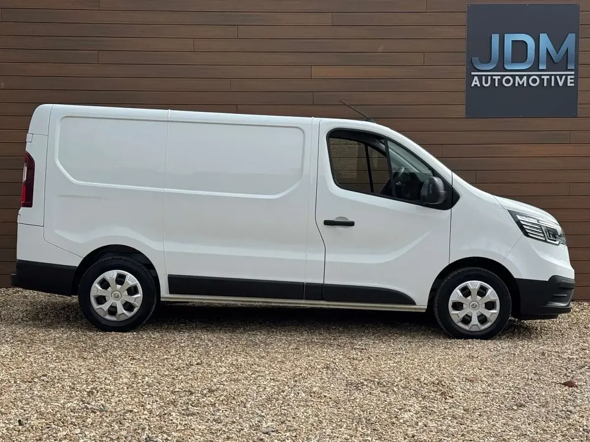 Used Renault Trafic Business 2023 White MPV