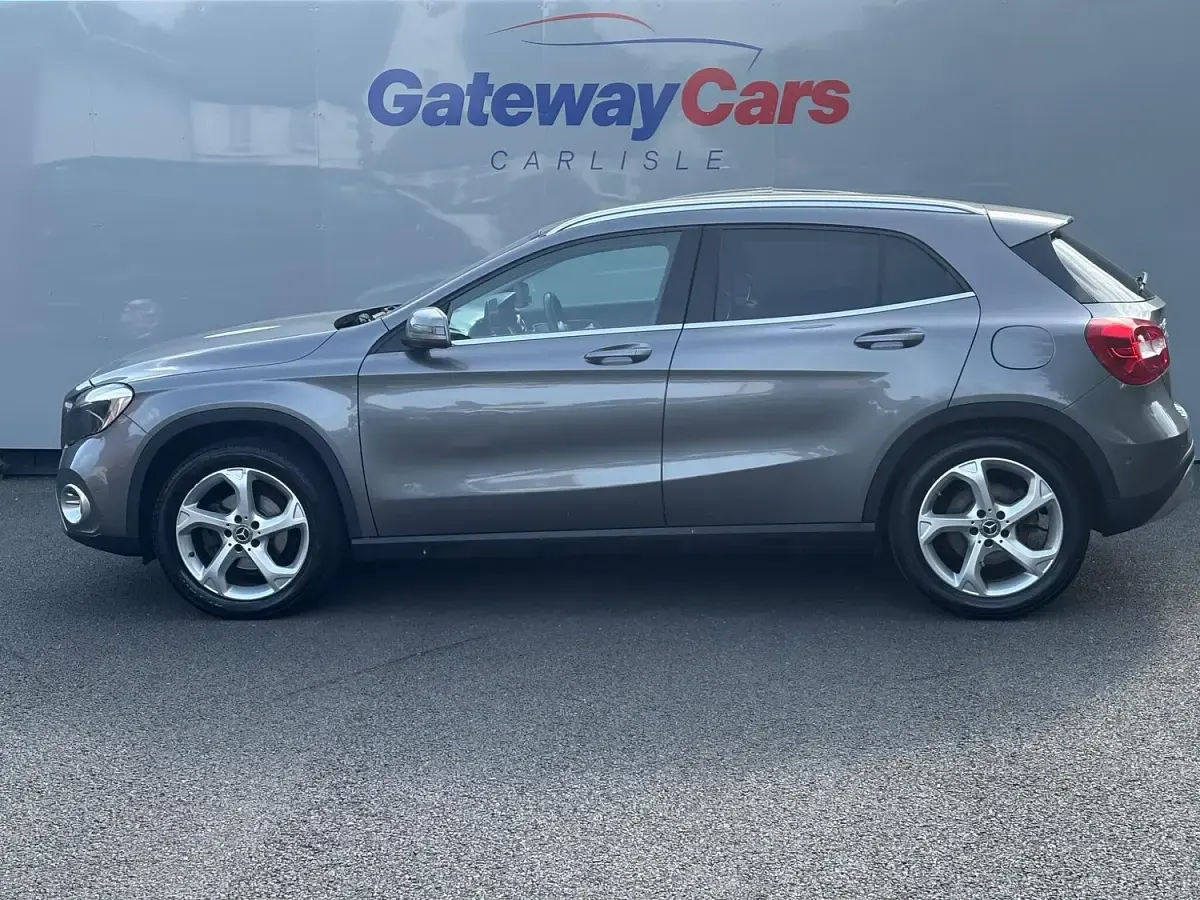 Used Mercedes GLA200 Executive 136 HP (100 kW) 2017 Grey SUV
