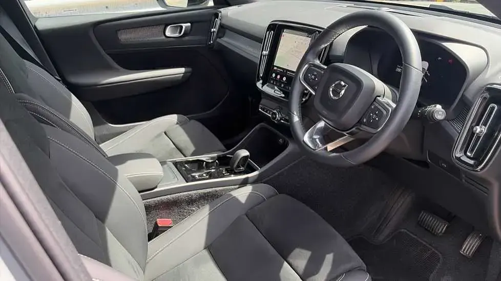 Used Volvo XC40 Plus 163 HP (119 kW) 2025 SUV