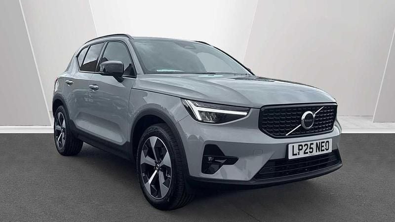 Used 2026 Volvo XC40 Plus SUV | £38,990 (Expensive) - Image 1/3
