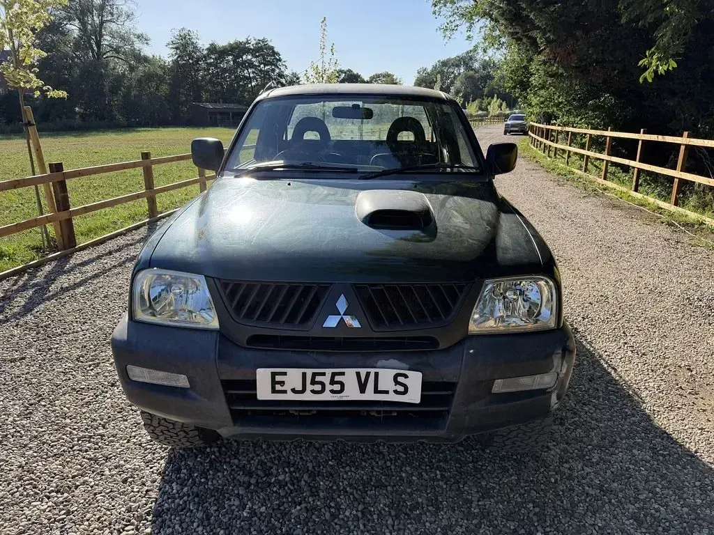 Used Mitsubishi L200 113 HP (83 kW) 2005 Green Pickup