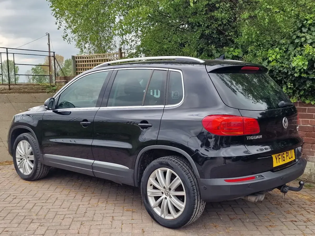 Usado VW Tiguan Edition 150 CV (110 kW) 2016 Negro SUV