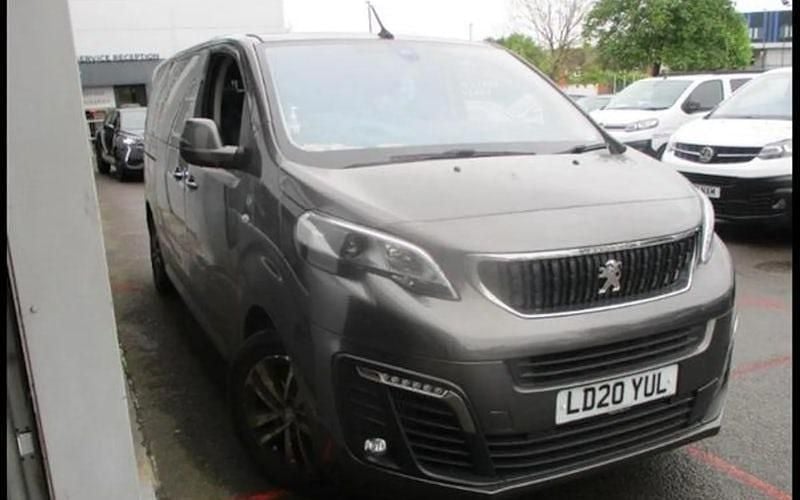 Used 2022 Peugeot Traveller Allure MPV | £28,299 (Fair price) - Image 1/1