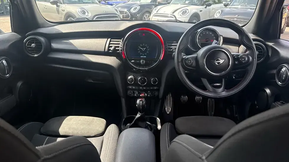 Used Mini Cooper Hatch 134 HP (98 kW) 2019 Black Hatchback