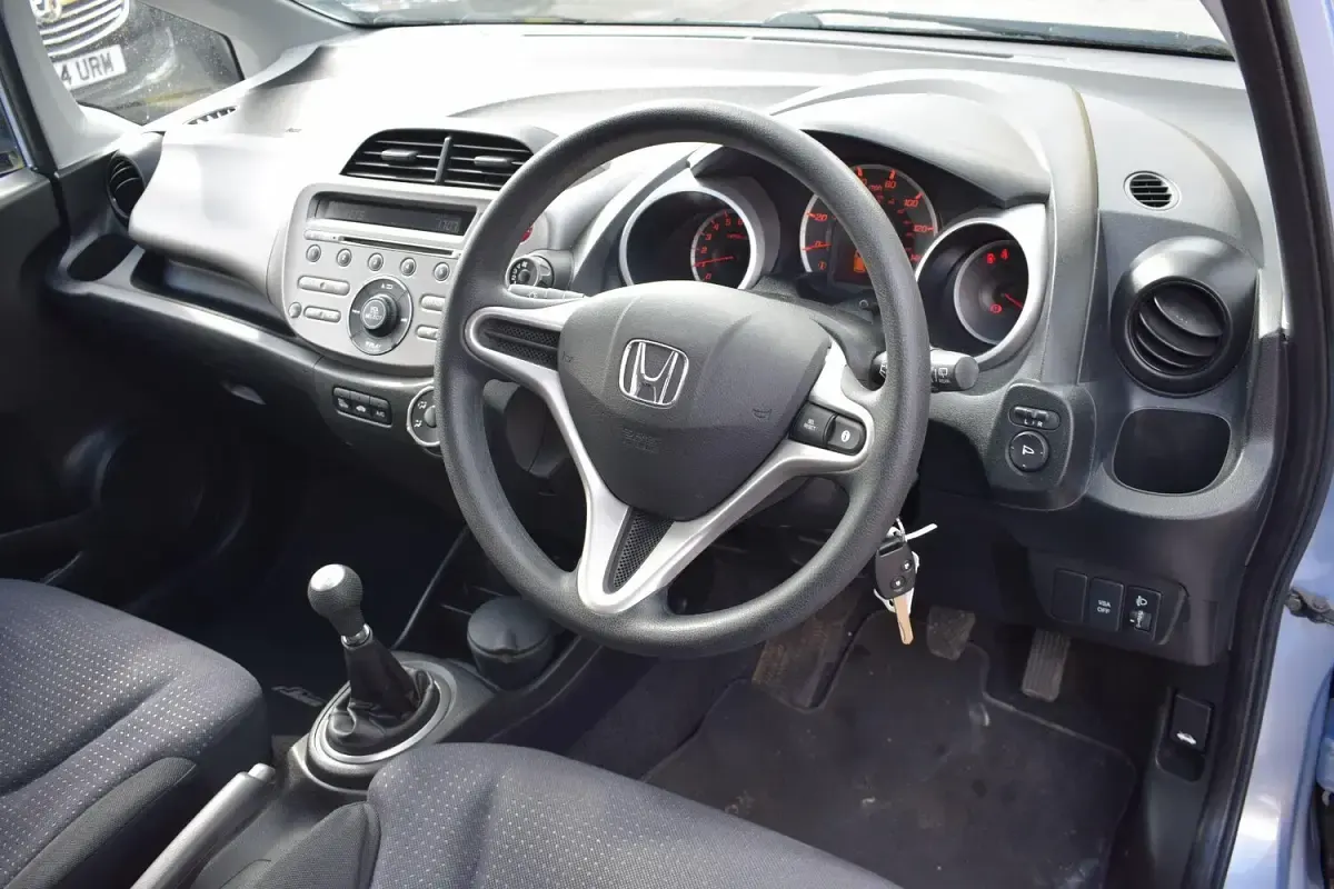 Used Honda Jazz SE 90 HP (66 kW) 2010 Blue Hatchback