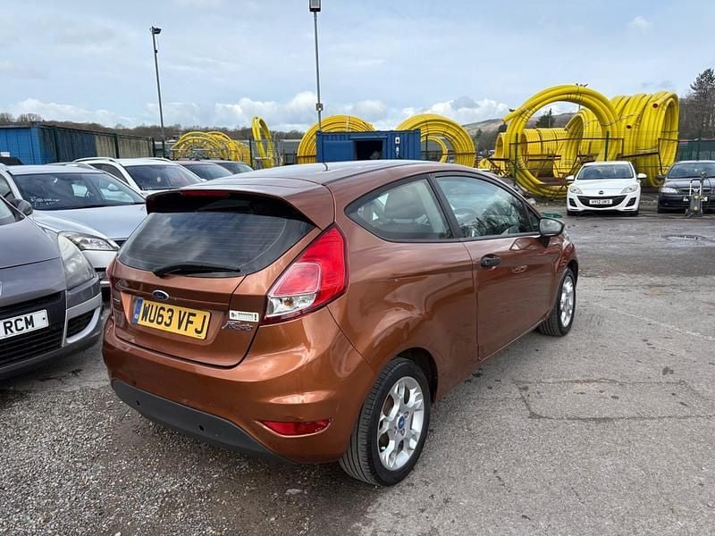 Used Ford Fiesta 95 HP (69 kW) 2013 Red Hatchback