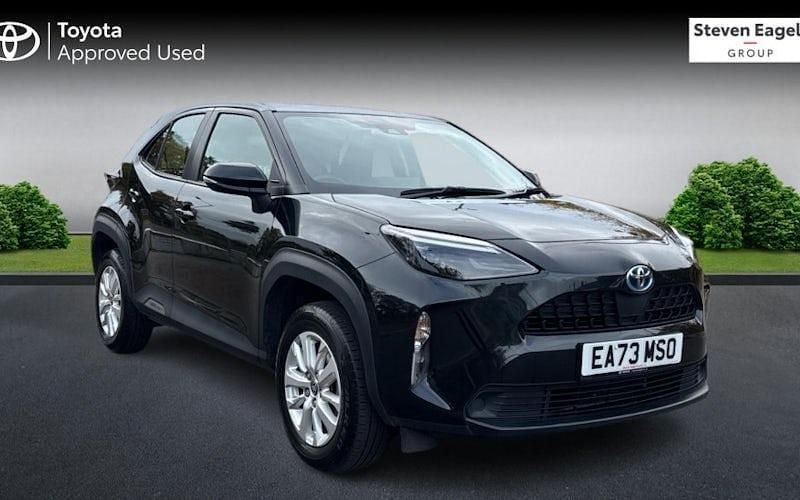 Used 2025 Toyota Yaris Hybrid Estate | £20,315 (Super price) - Image 1/4
