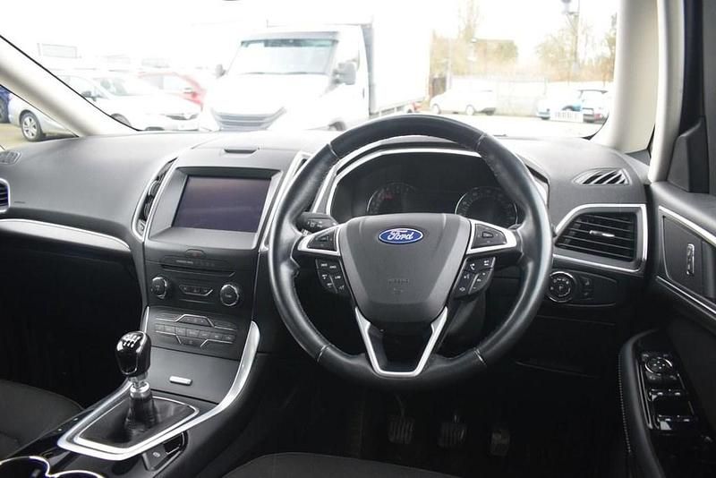 Used Ford Galaxy Titanium 150 HP (110 kW) 2022 Silver MPV