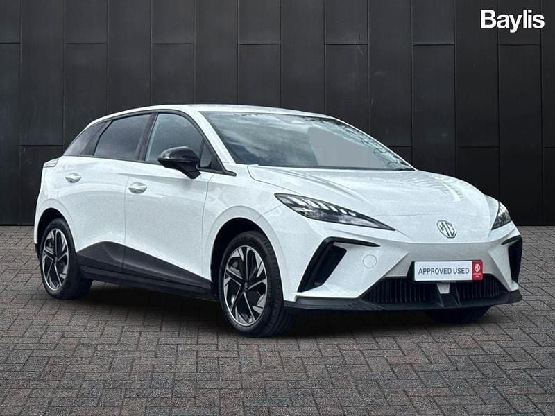 White Used 2022 MG MG4 EV SE Hatchback | £12,764 (Fair price) - Image 1/3