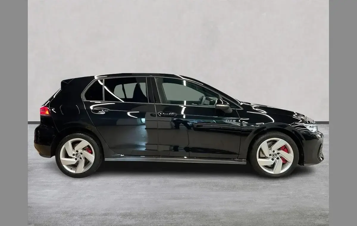 Used VW Golf VIII GTE 272 HP (200 kW) 2025 Black Hatchback