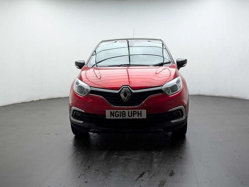 Used Renault Captur Iconic 90 HP (66 kW) 2018 Red/black SUV