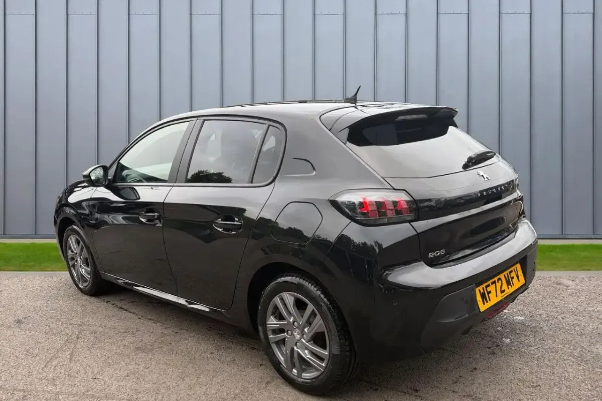 Used Peugeot 208 Active+ 99 HP (72 kW) 2022 Black Hatchback