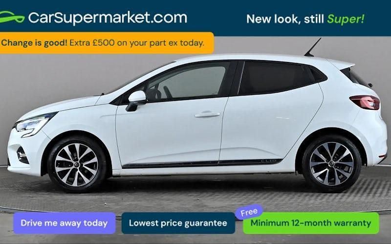 Used Renault Clio V Iconic 101 HP (74 kW) 2020 White Hatchback