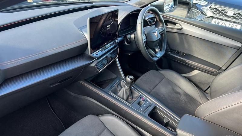 Used Cupra Leon 150 HP (110 kW) 2025 Midnight black Hatchback