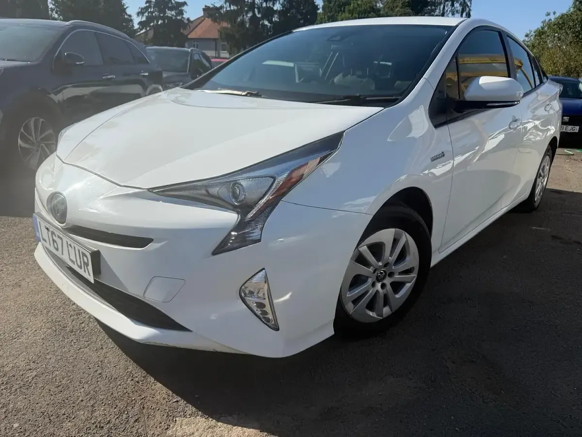 Used Toyota Prius Active 2017 White Hatchback