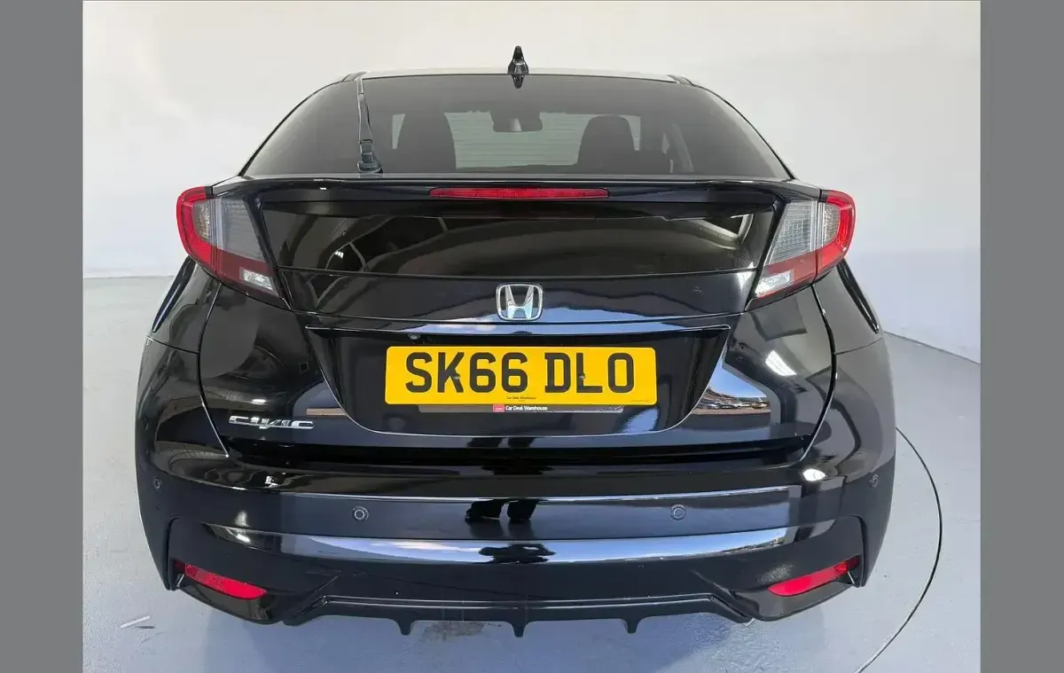 Used Honda Civic SE Plus 139 HP (102 kW) 2016 Black Hatchback