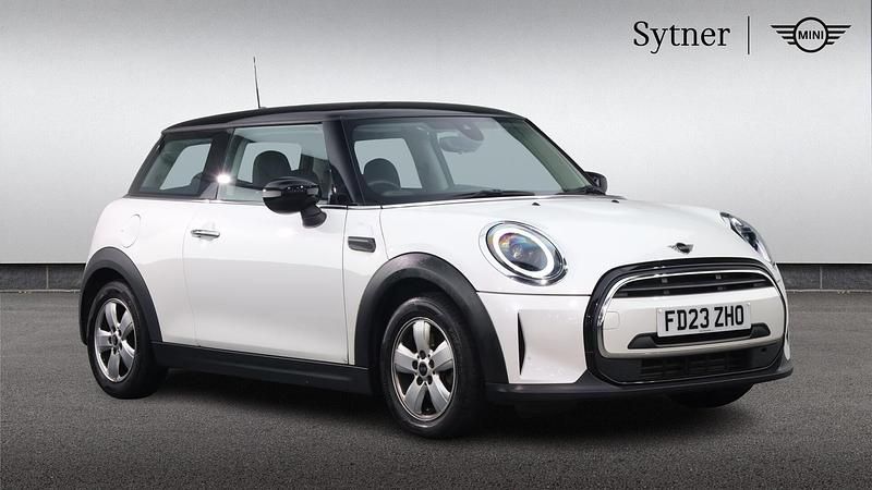 Used Mini Cooper Classic 134 HP (98 kW) 2023 White Hatchback
