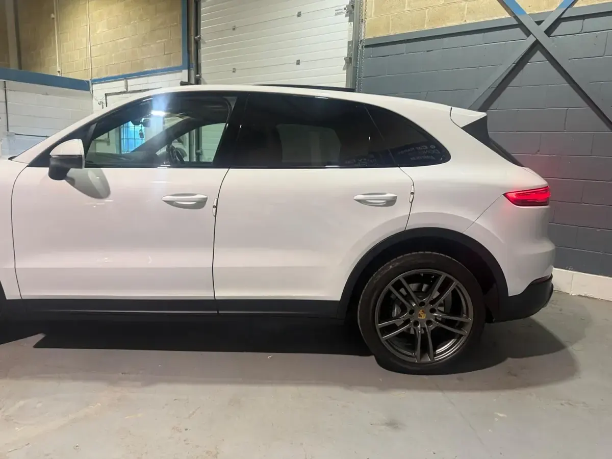 Used Porsche Cayenne 340 HP (250 kW) 2018 White SUV