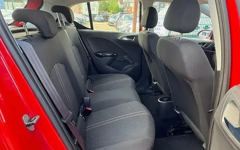 Used Vauxhall Corsa SRi 75 HP (55 kW) 2017 Red Hatchback
