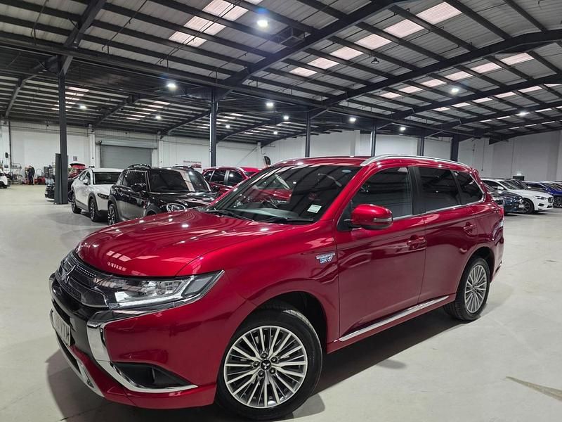 Red Used 2020 Mitsubishi Outlander P-HEV Estate | £10,980 (Fair price) - Image 1/4
