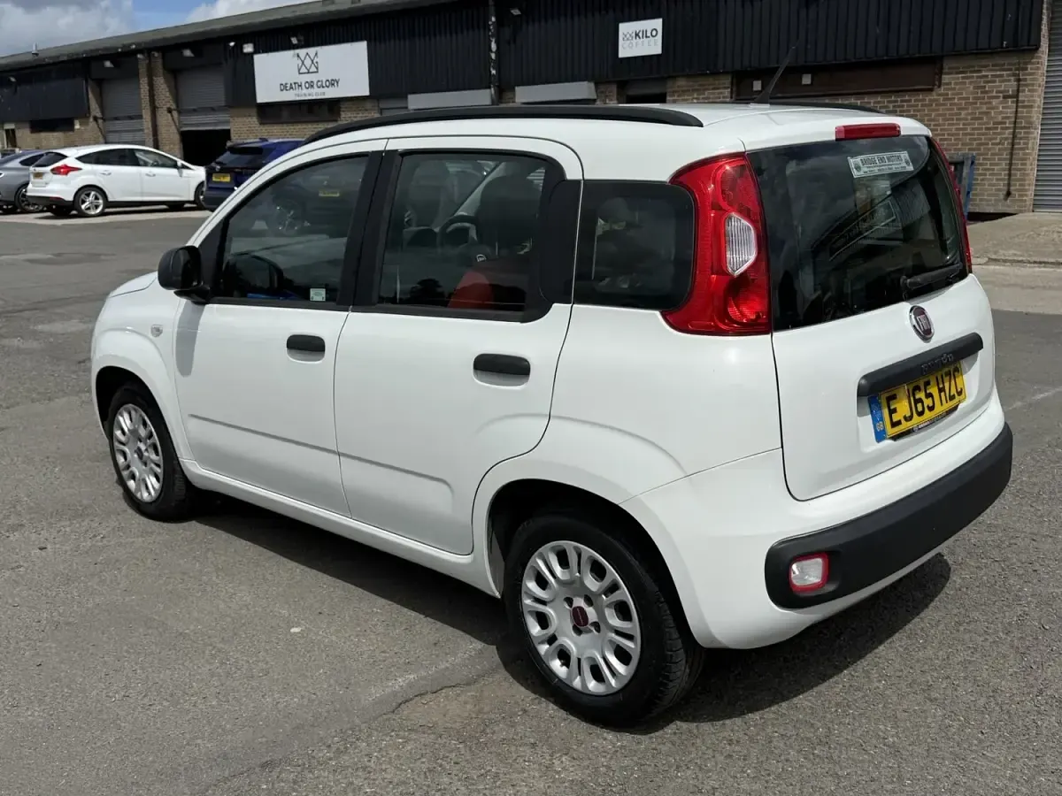Used Fiat Panda Easy 85 HP (62 kW) 2015 White Hatchback