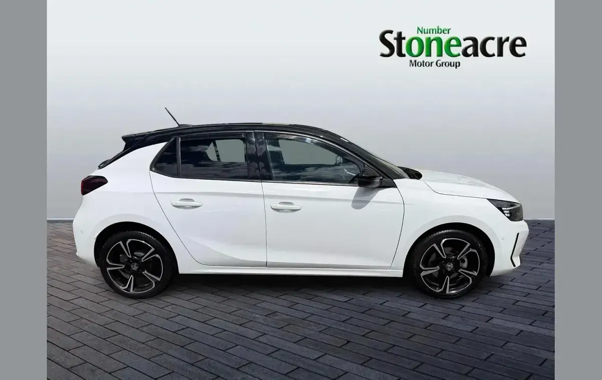 Used Vauxhall Corsa 100 HP (73 kW) 2024 White Hatchback