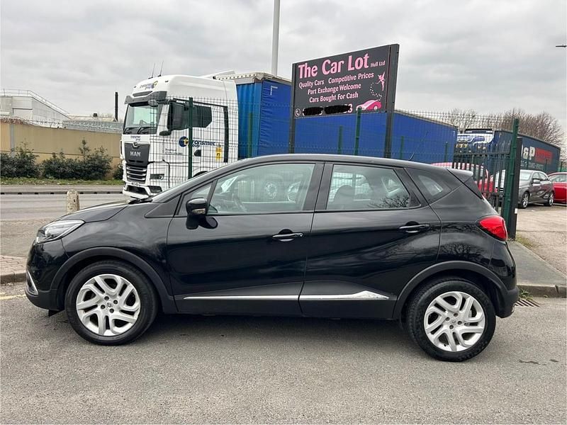 Usado Renault Captur Dynamique 90 HP (66 kW) 2016 Preto SUV