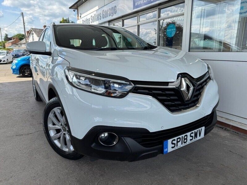 White Used 2018 Renault Kadjar Dynamique SUV | £9,295 (Fair price) - Image 1/4