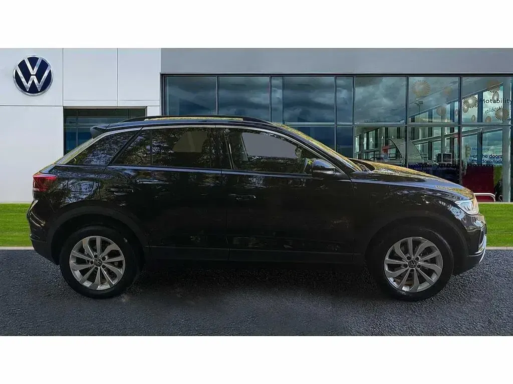 Used VW T-Roc Match 150 HP (110 kW) 2025 Grenadilla black metallic SUV