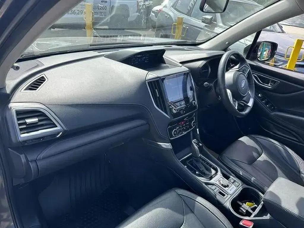 Used Subaru Forester Premium 150 HP (110 kW) 2020 Grey SUV