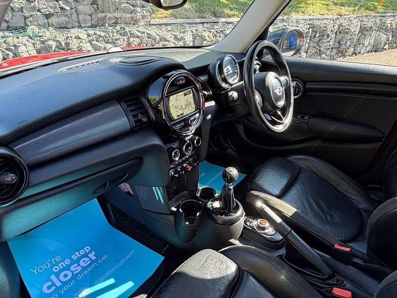 Used Mini Cooper Hatch 2016 Blazing red metallic Hatchback